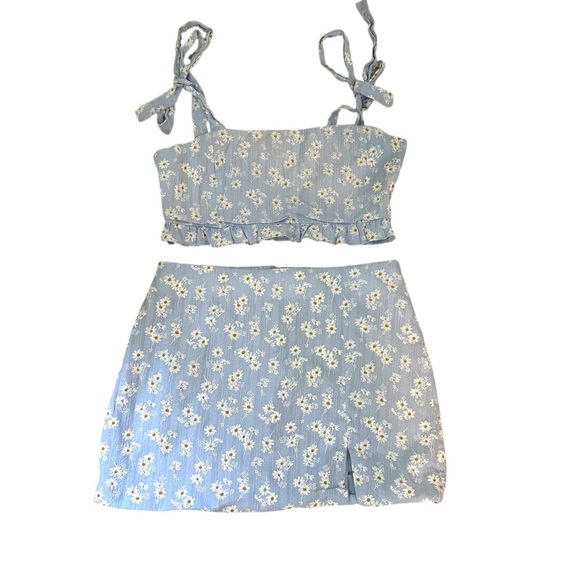 🔆 Altar'd State Blue Floral Mini Skirt / Crop Matching set - Large - Picture 1 of 5